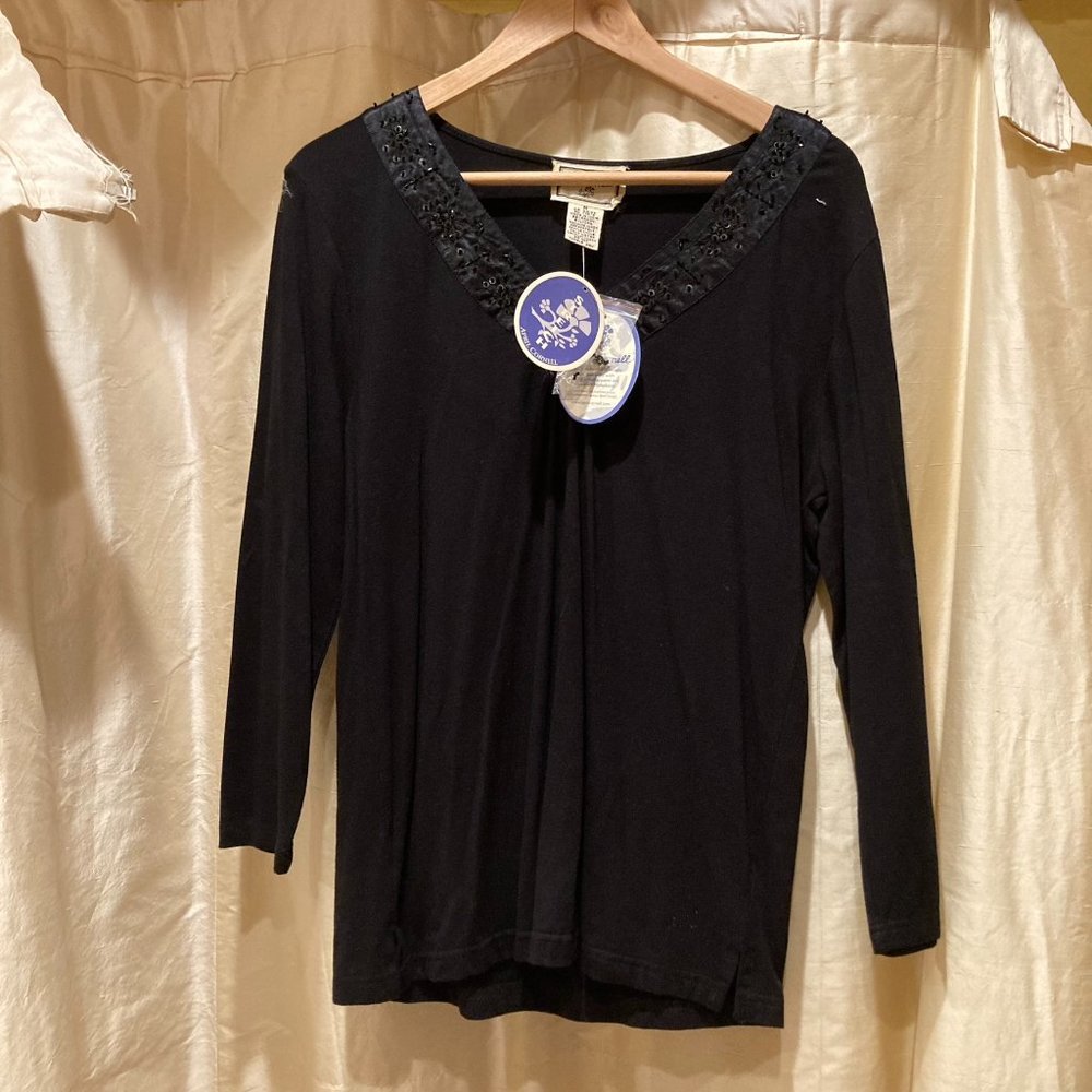 NWT April Cornell V Neck Top, Black, Medium